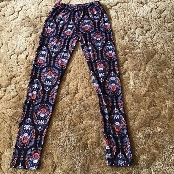 New mix NWT buttery soft floral leggings - Picture 8 of 10